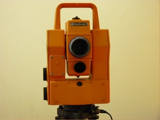 Estación Total Geodimeter 600 Pro